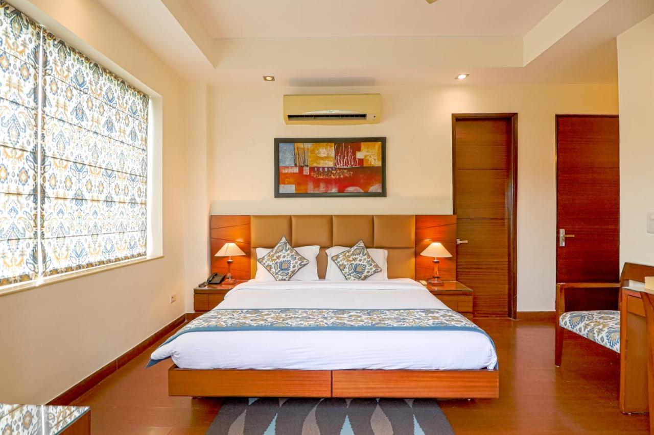 Ahuja Residency Noida Exterior foto