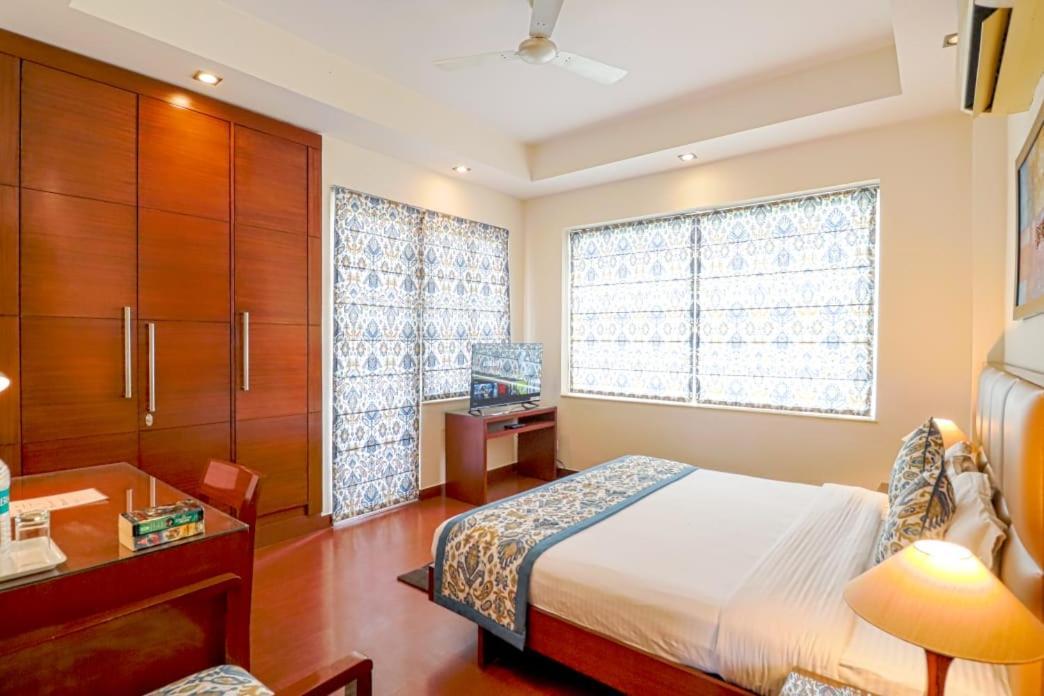 Ahuja Residency Noida Exterior foto